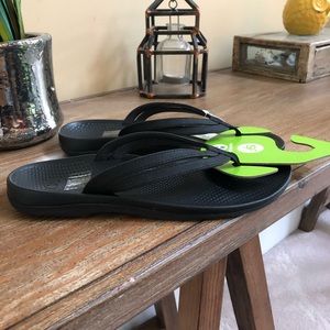 Superfeet Black Flip Flops